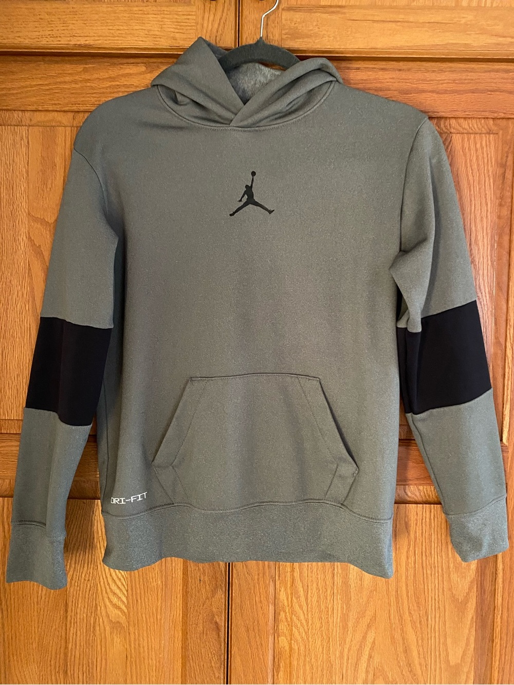 Air Jordan Heather Grey Athletic Pullover Hoodie Boys Size Large (12-13 years)